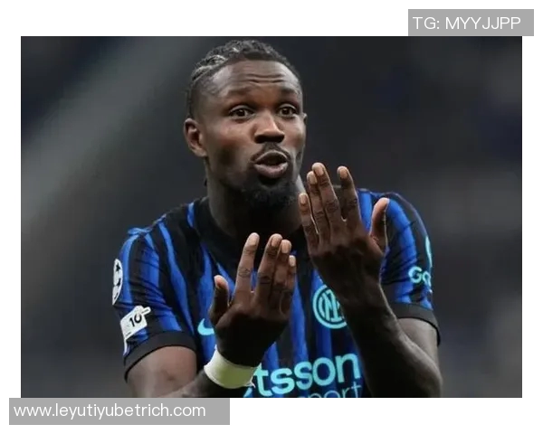 图拉姆因大腿伤缺席一个月后周四重返训练场状态回暖 图拉姆因大腿伤缺席一个月后周四重返训练场状态回暖