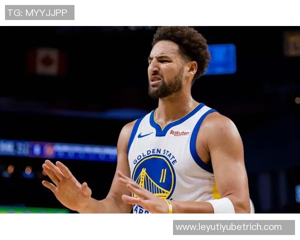 克莱上半场状态低迷仅得5分三分球命中率惨淡